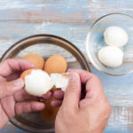 Garlic or Onions, Which Goes First in the Pan?